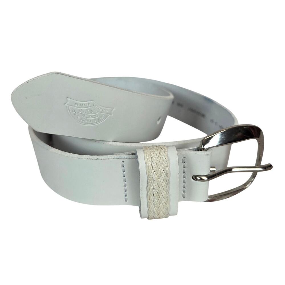 Levi's White Leather Belt Size 32 Minimal Basic Parisian Timeless Neutral Casual